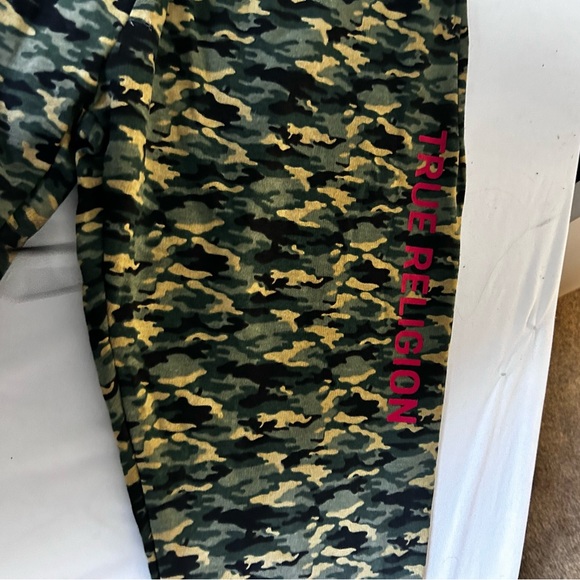 Brand new true religion camo sweatpants, true religion, gym, pants size small - Picture 2 of 6
